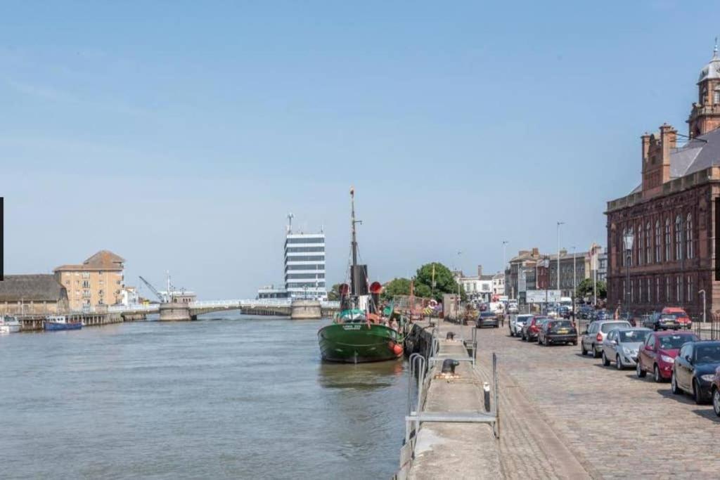Апартаменты South Quay *