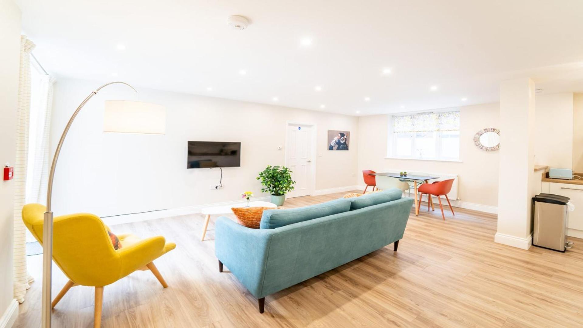 South Quay Apartment